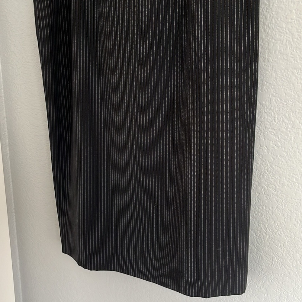 Le Suit Petite Black pin stripe Suit Blazer and Skirt - Picture 10 of 14